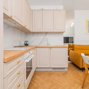 Apartament Grand - Doki Living & Foodhall, Gdańsk